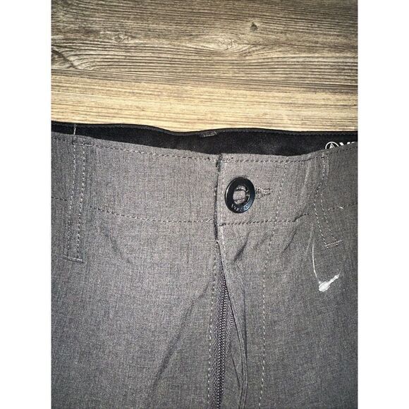 Volcom Men's Surf & Turf 4 Way Stretch Shorts. Size 28. Gray. NWOT. Y - Picture 5 of 9